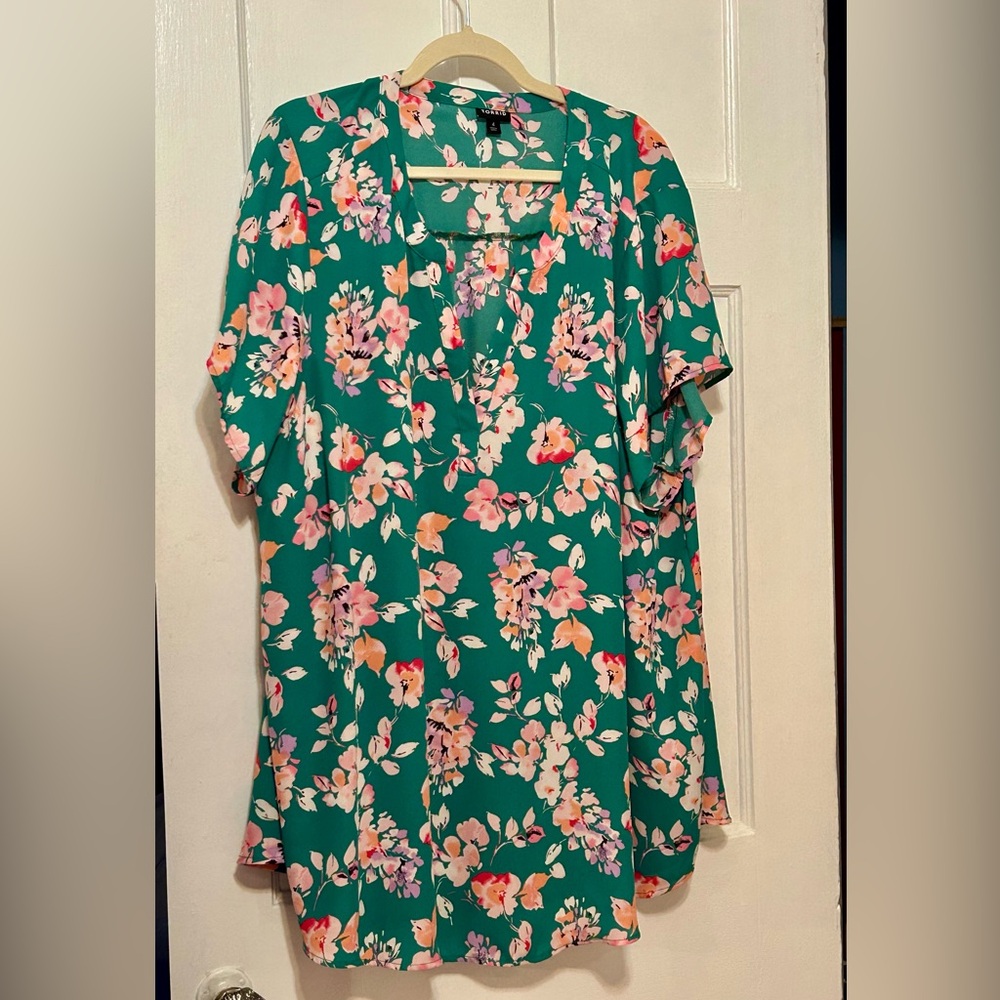 Torrid Green Floral Relaxed Blouse
